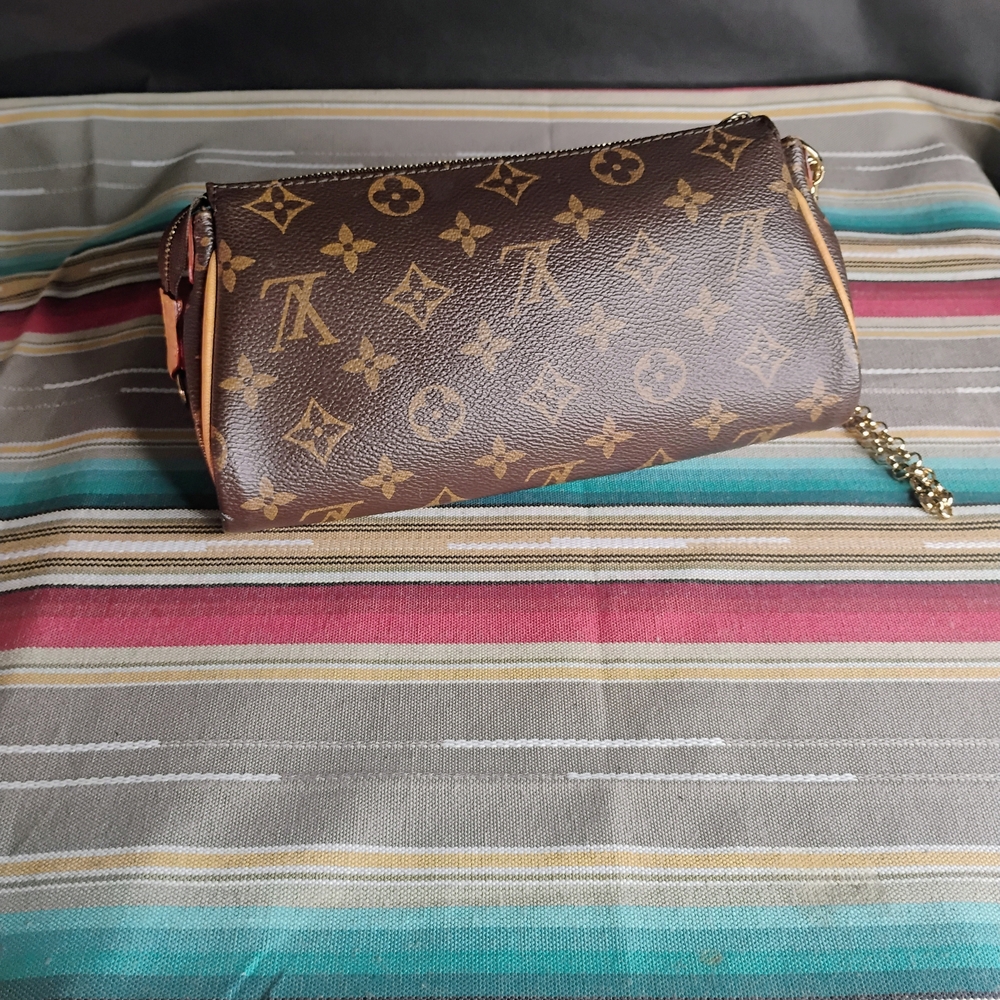 Louis Vuitton Brown Monogram Clutch - Picture 3 of 16